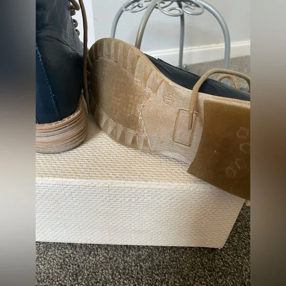 As new, EOS navy blue all leather upper lace up boots - Picture 5 of 6